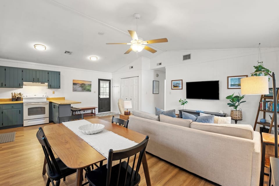 KDN0218: Sea Swept Cottage | Main Level Overview