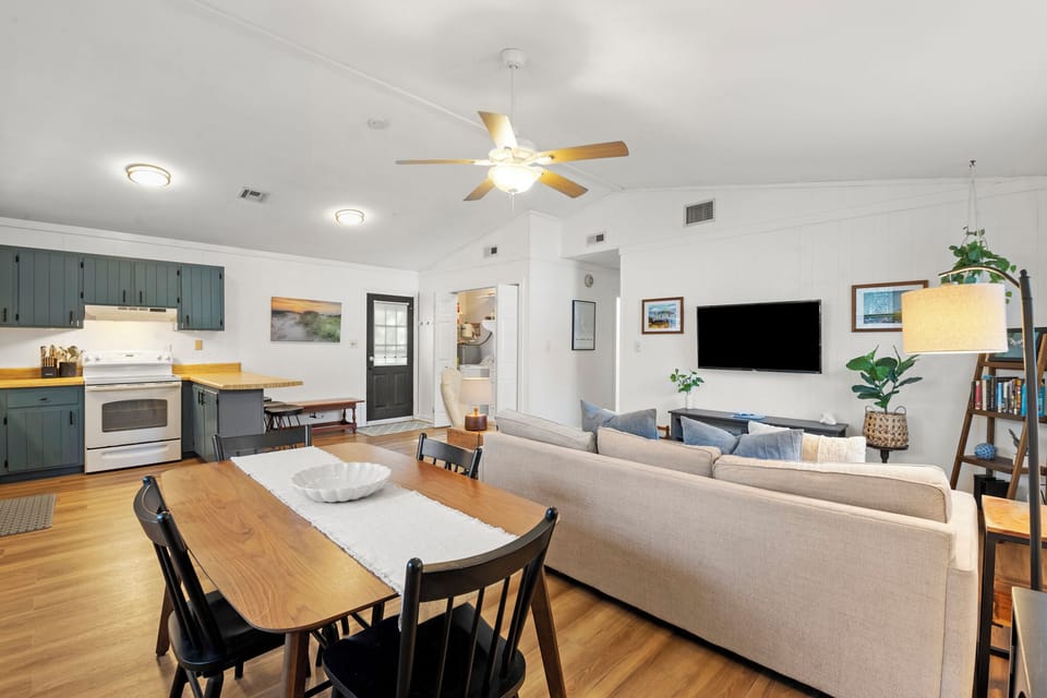 KDN0218: Sea Swept Cottage | Main Level Overview - Laundry Open