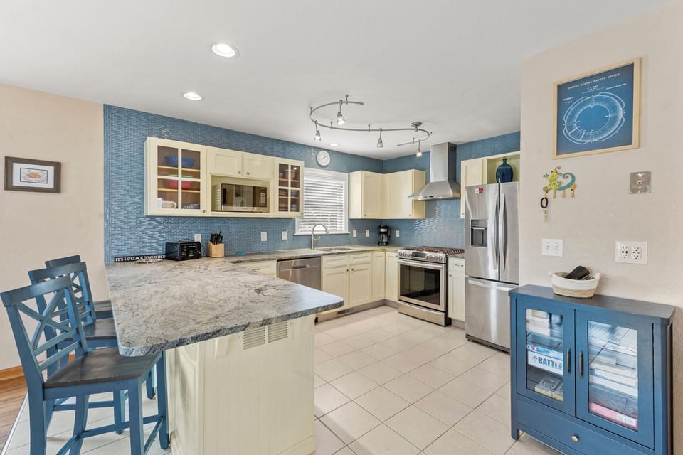 CH73: Coastal Kaleidoscope | Mid Level Kitchen