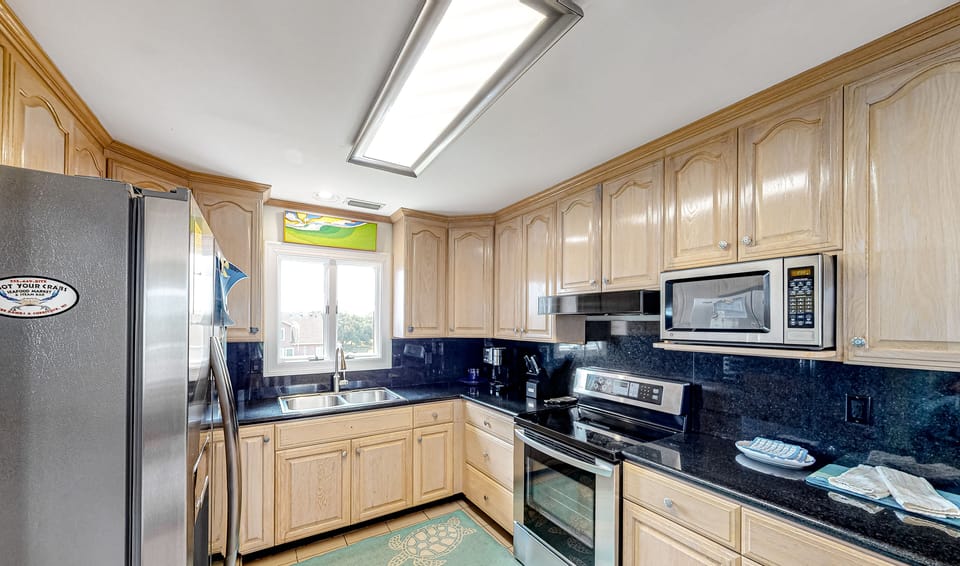KH3516: Palms Delight | Top Level Kitchen