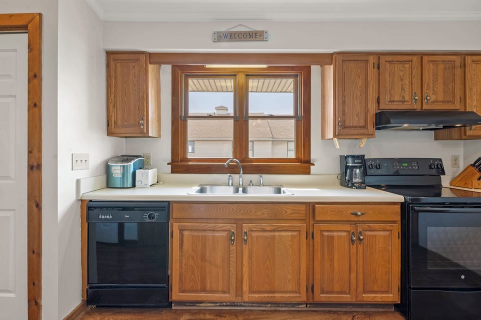 SDBE2: Ocean Views From Every Room | Top Level Kitchen