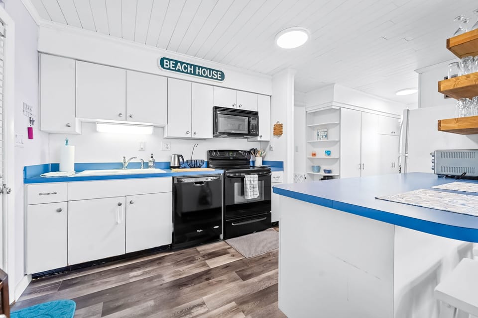 KH2970: Ocean Breeze N Tees | Kitchen