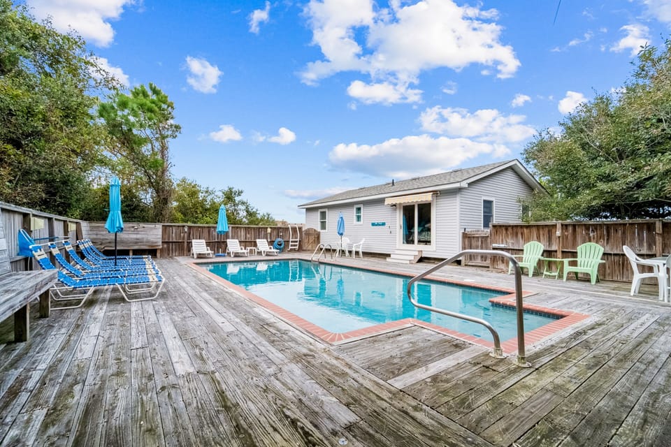 KH2970: Ocean Breeze N Tees | Exterior w/ Private Pool