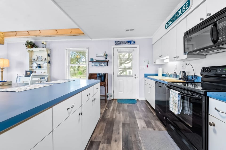 KH2970: Ocean Breeze N Tees | Kitchen