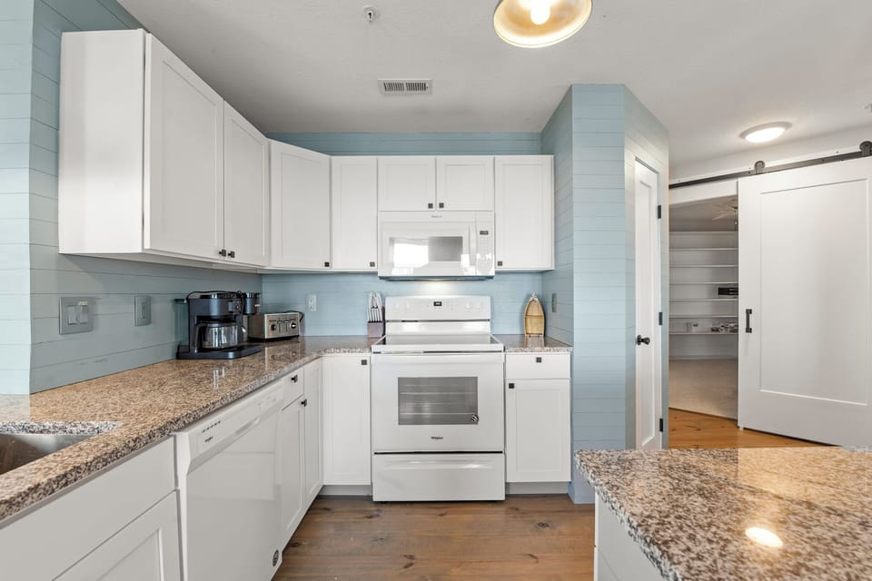 PC1212: Pirates Cove Retreat | Kitchen