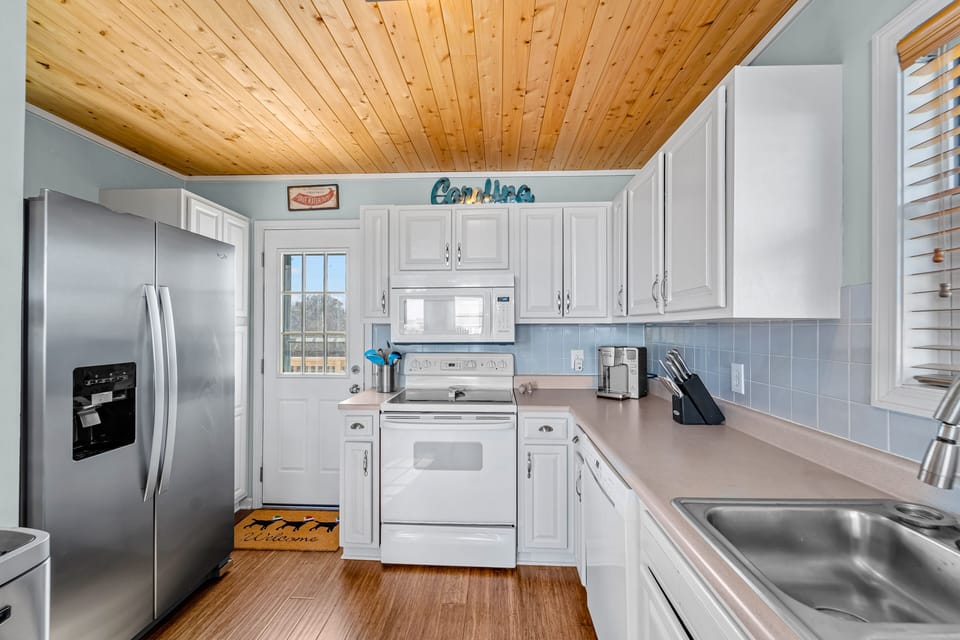 NHCF20: Barracuda Cove | Top Level Kitchen