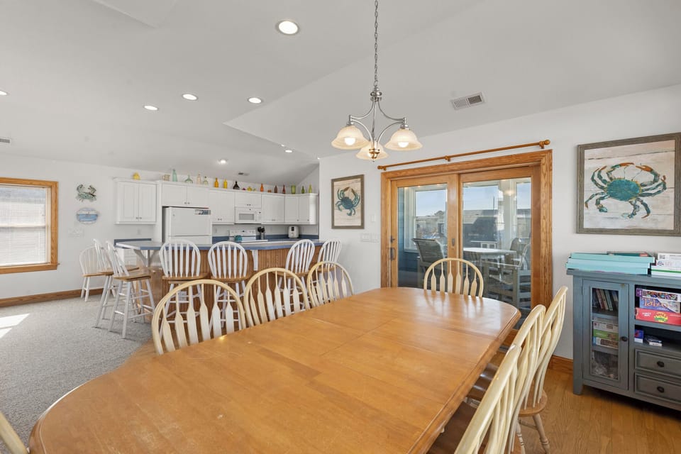 NH1201: The Blue Crab | Top Level Dining Area