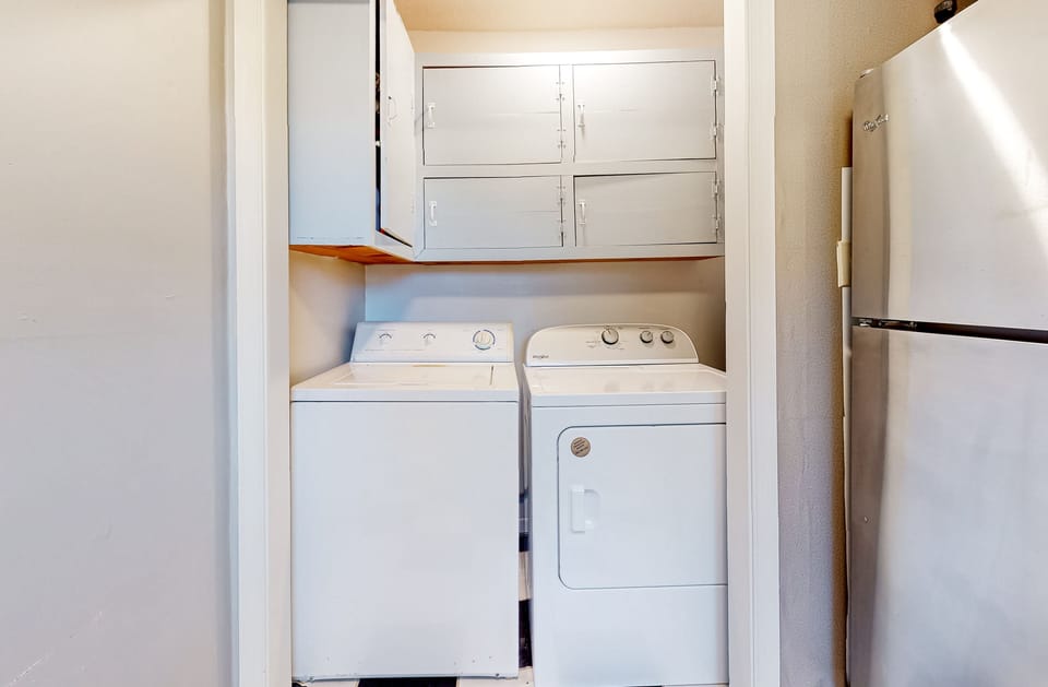 VA6: Ricos Retreat | Laundry