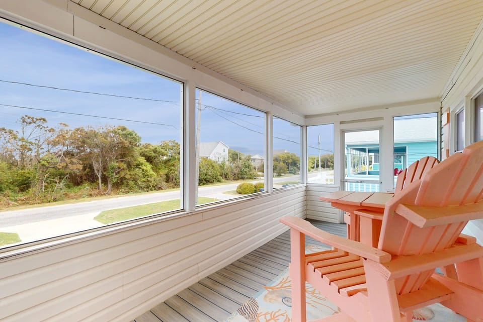 NH0508: Just Peachy | Screened Porch