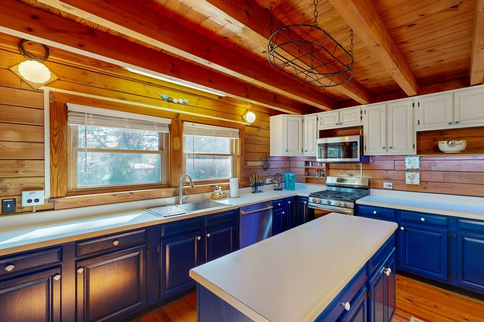 NR1362: The Log Inn | Kitchen