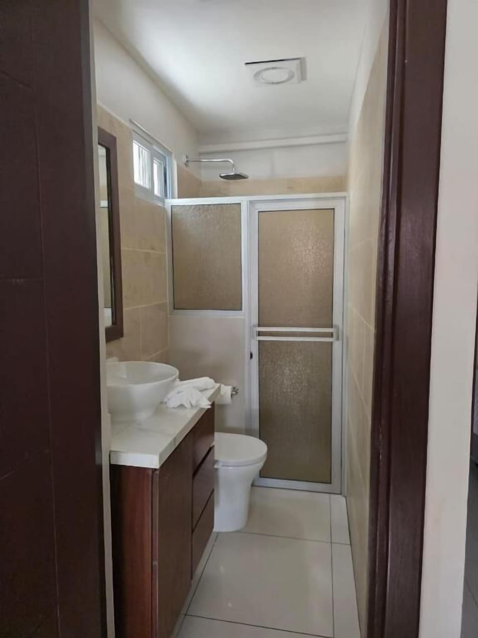 Comfort Double Room | Bathroom | Shower, towels, soap, shampoo