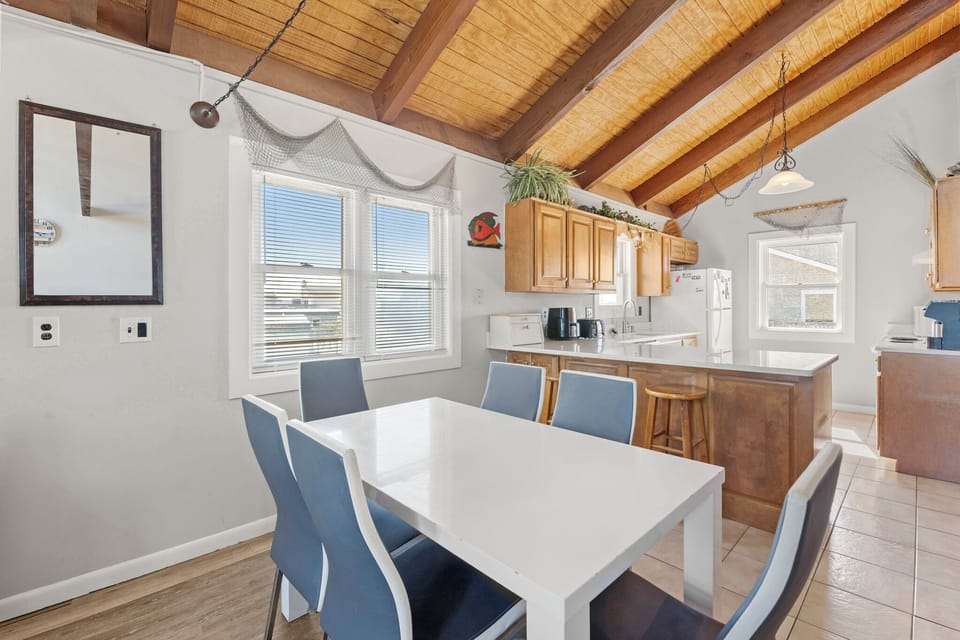 SN22L: For The Good Times | Top Level Dining Area