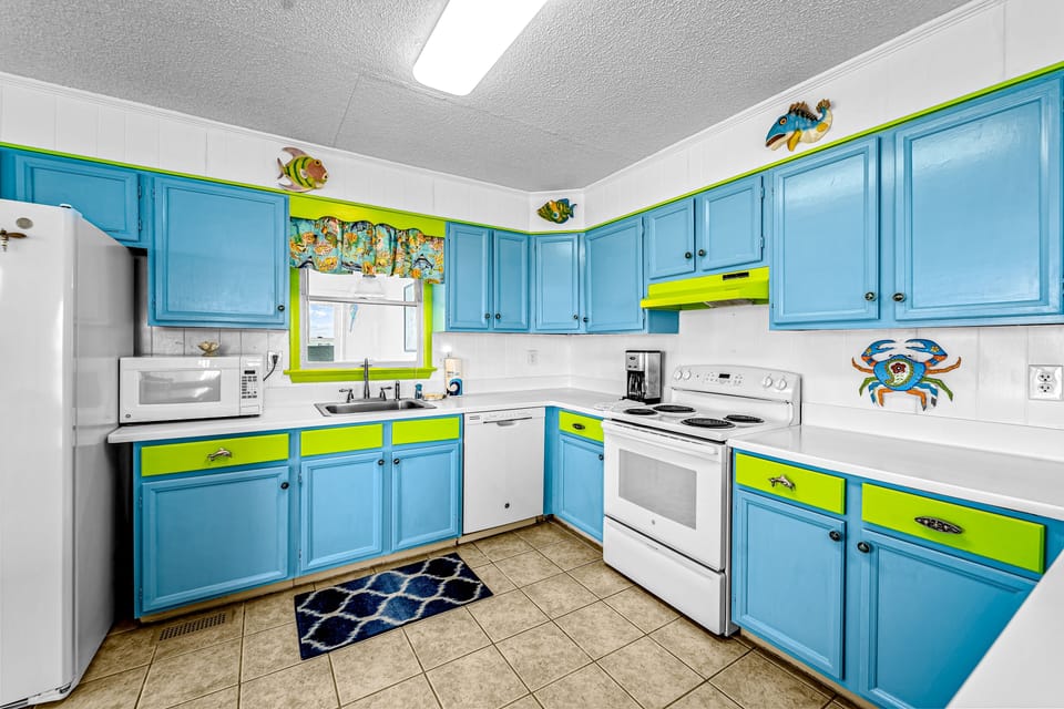 SN1317: Outer Banks Beachfront Bungalow | Kitchen