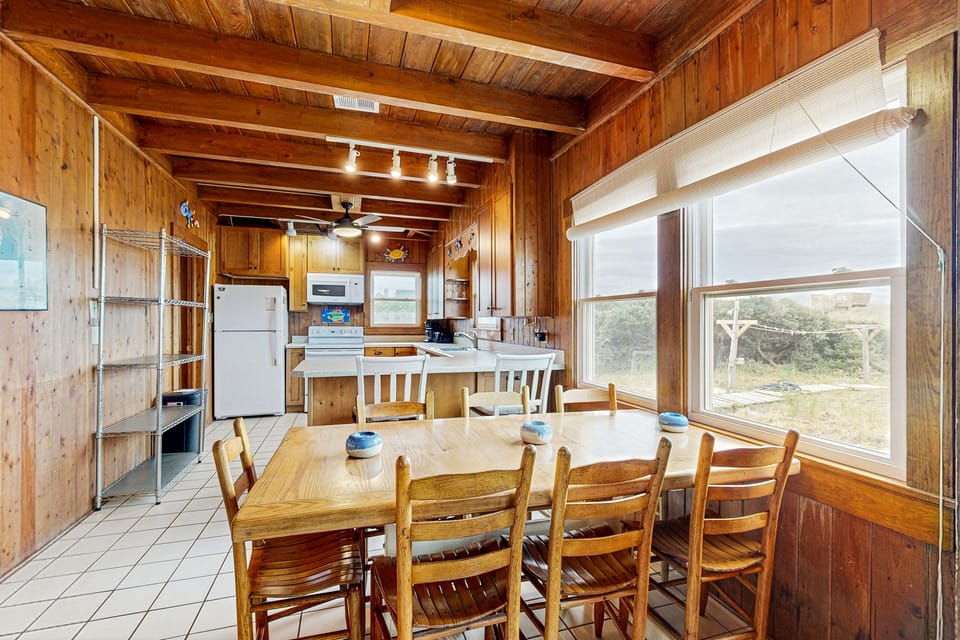 SH118: Bel Isle | Exterior  | Dining room