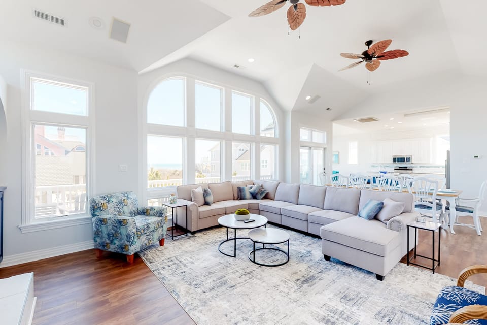 BU77: After Dune Delight | living area
