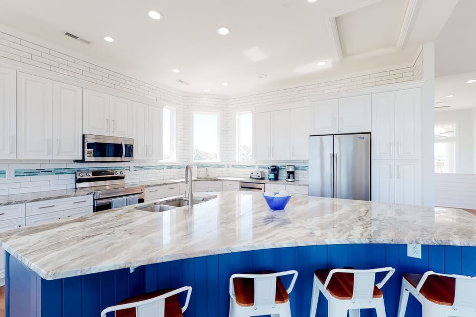 BU77: After Dune Delight | Kitchen bar seating