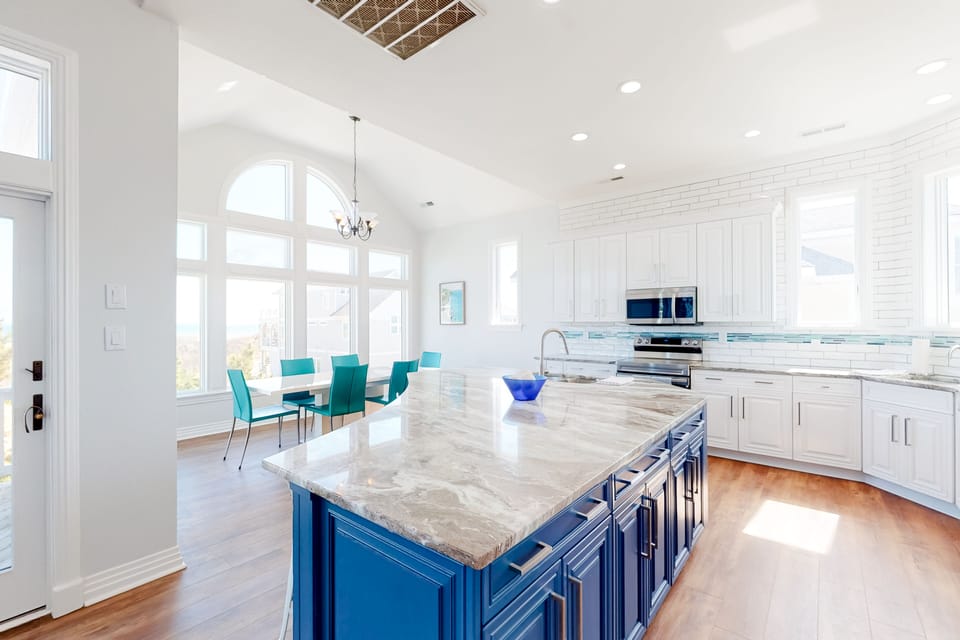 BU77: After Dune Delight | Kitchen bar | prep area