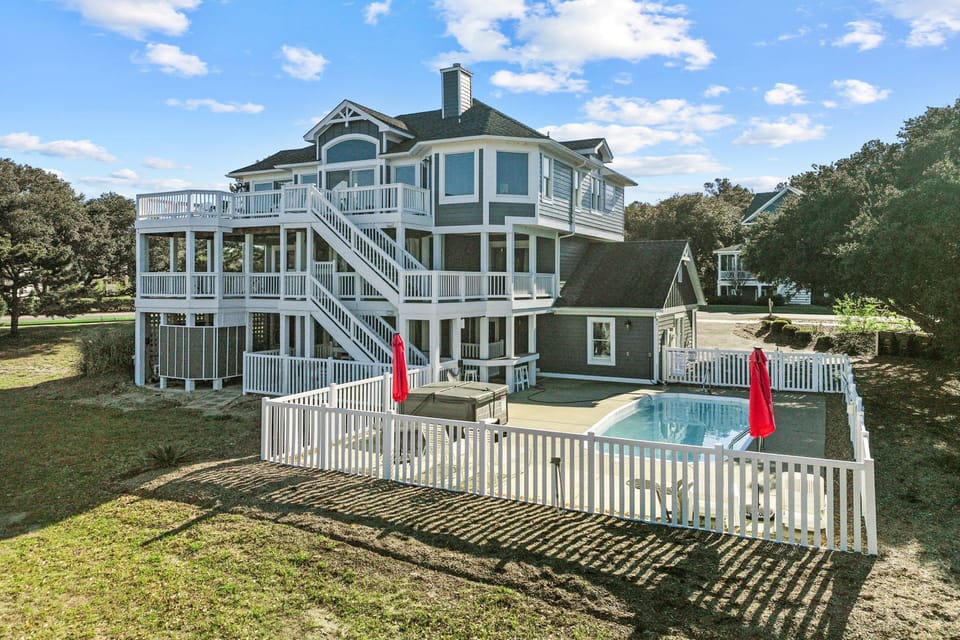 CC179: Beach Par Tee CC179: Beach Par Tee | Exterior