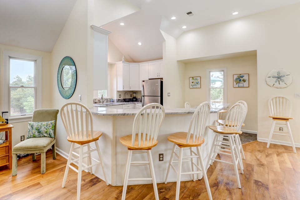 WH580: Shore Thing | Kitchen Bar Seating