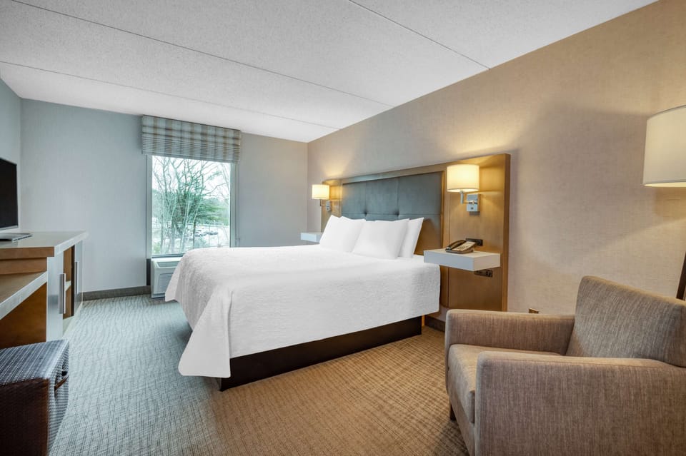 Suite, 1 King Bed, Non Smoking | Premium bedding, desk, laptop workspace, blackout drapes