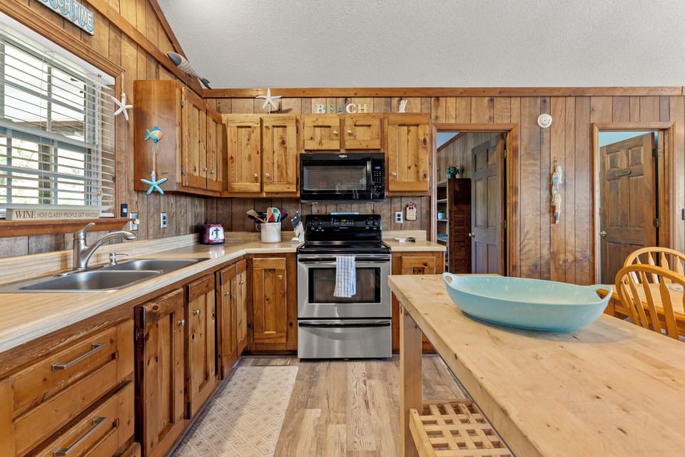 SH130: On Beach Time | Kitchen