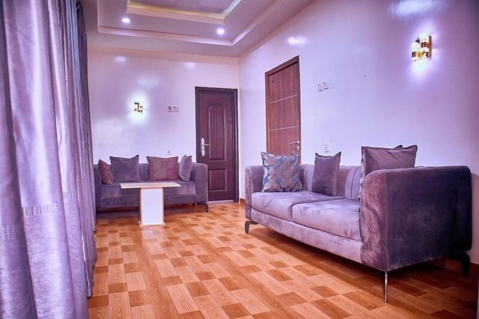 Comfort Apartment, Balcony, City View | Living area