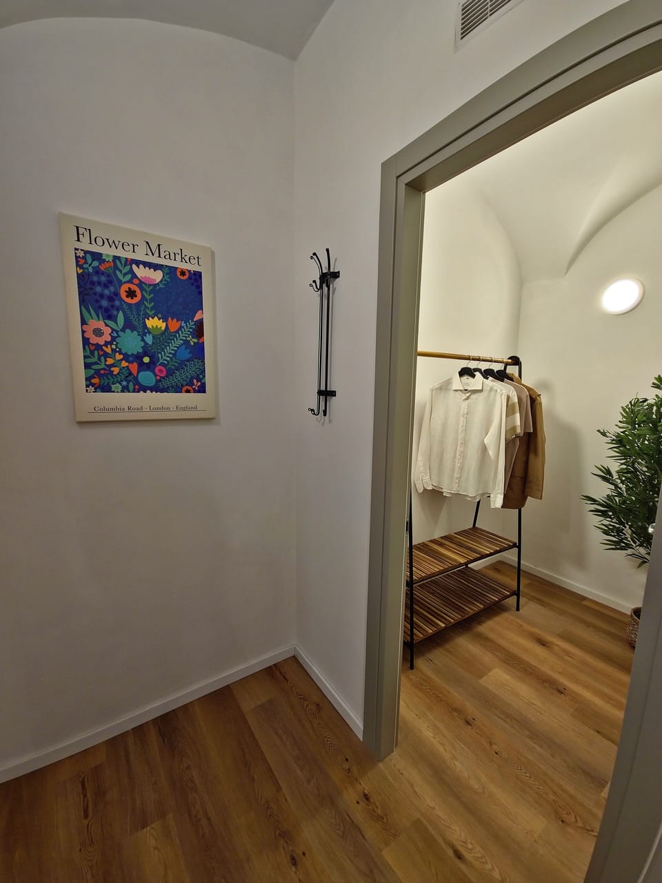 Basic Studio, Patio | Living area | TV
