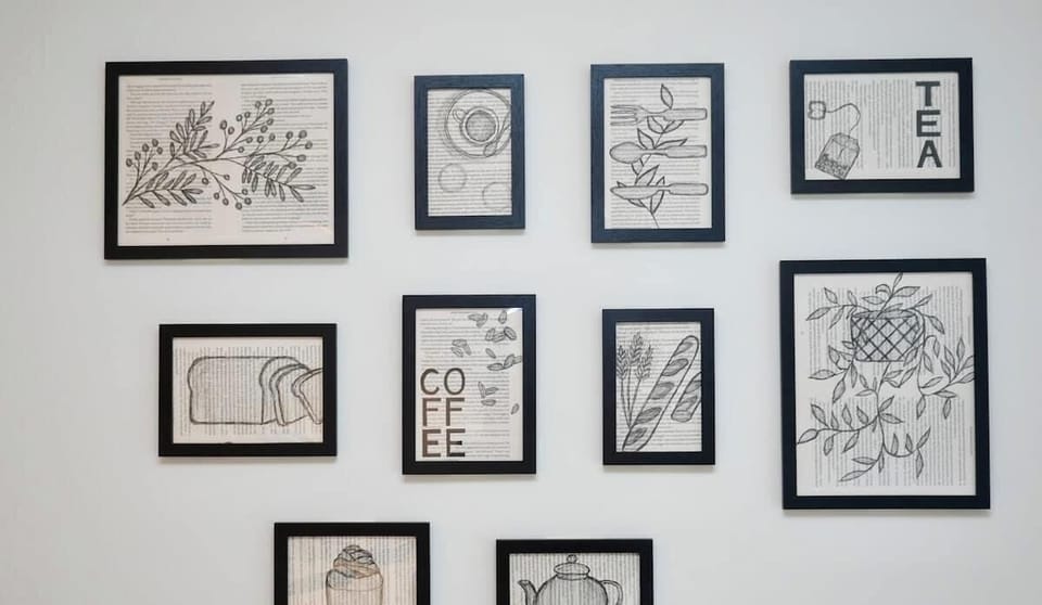 Kitchen: Artwork.
