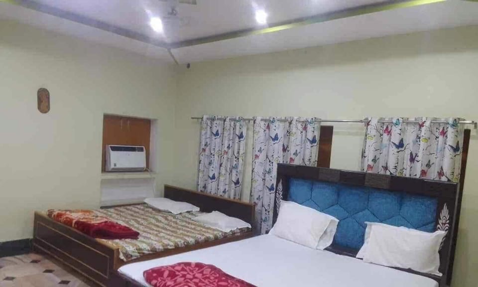 Family Room | Premium bedding, free WiFi, bed sheets