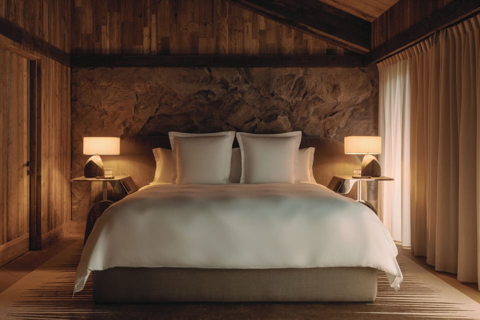 Premium bedding, pillowtop beds, free minibar, soundproofing