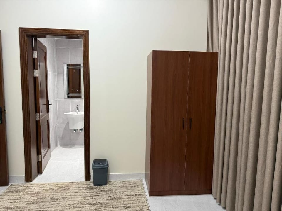 Triple Room, City View | Desk, WiFi (free)