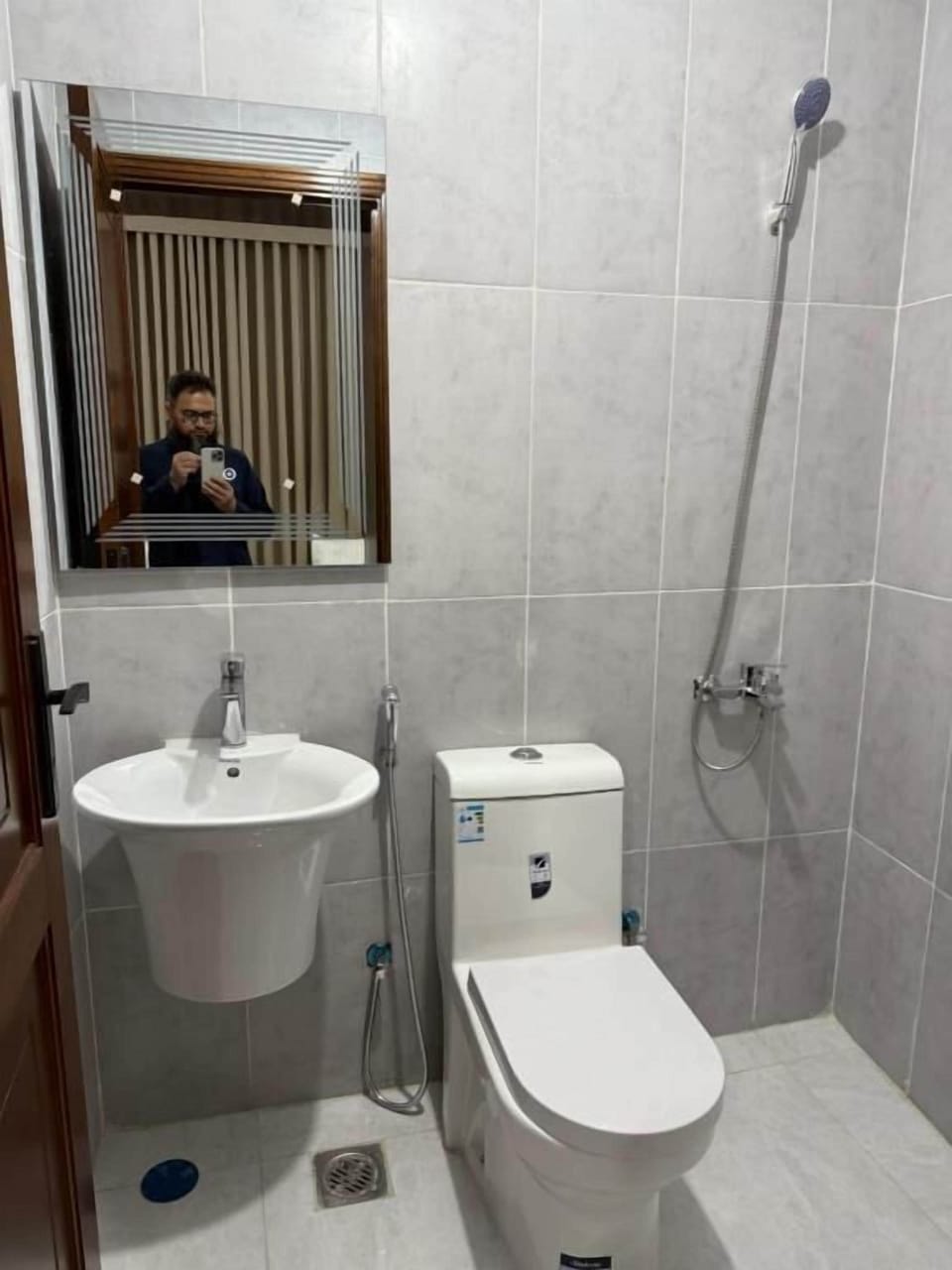 Quadruple Room, City View | Bathroom | Shower, free toiletries, soap, shampoo