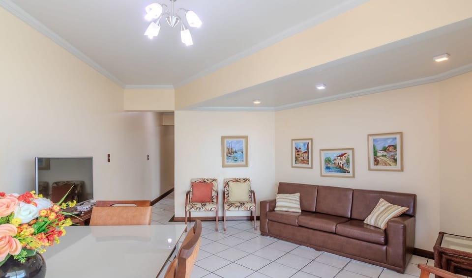 Basic Apartment | Living area | TV