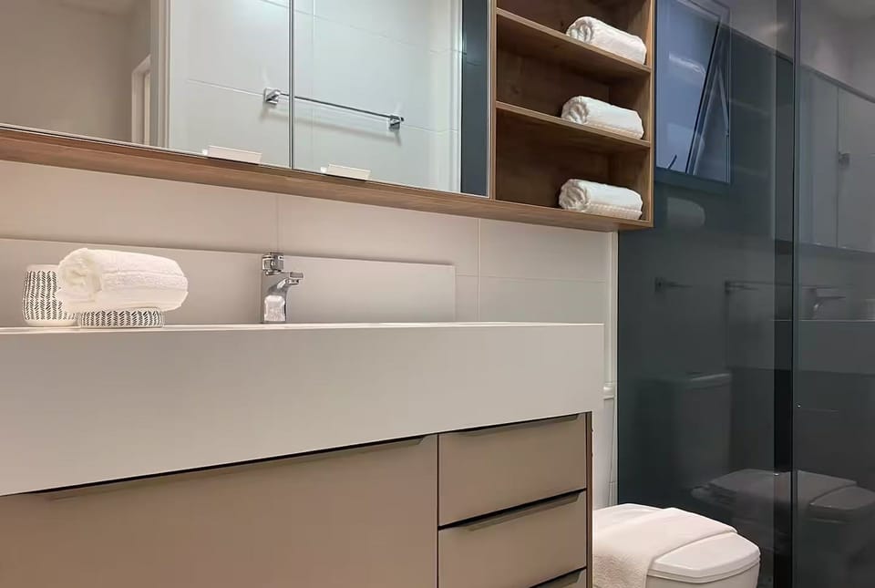 Basic Apartment | Bathroom | Free toiletries