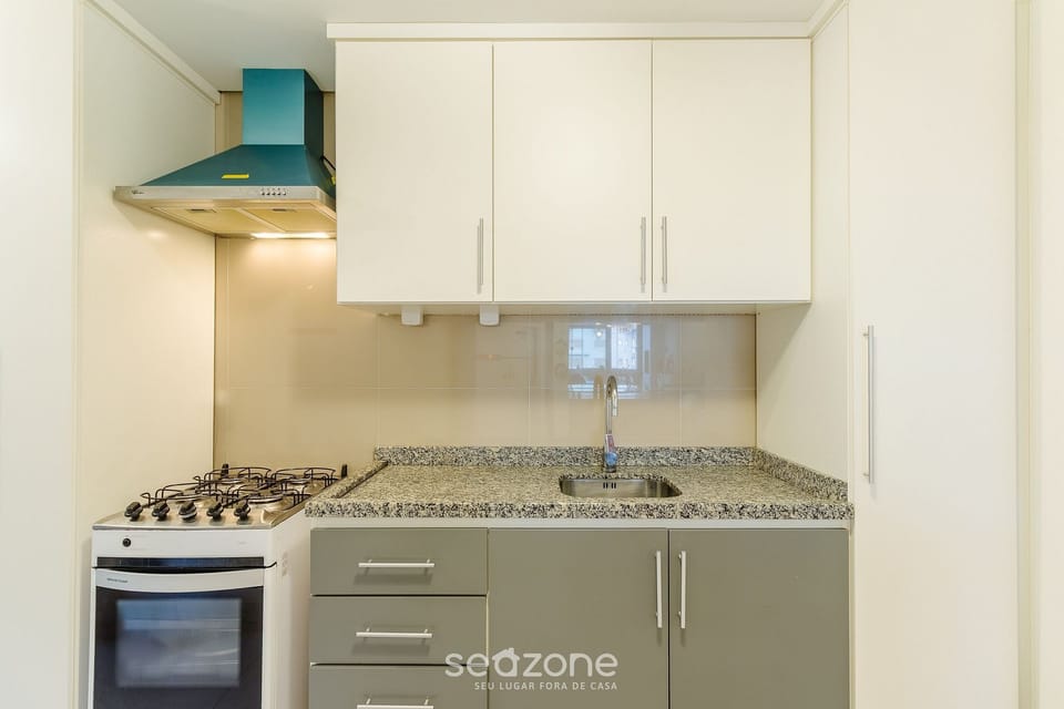 Basic Apartment | Private kitchen | Cookware/dishes/utensils