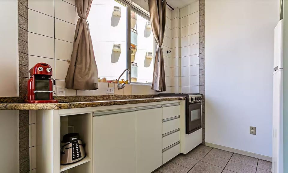 Basic Apartment | Private kitchen | Cookware/dishes/utensils