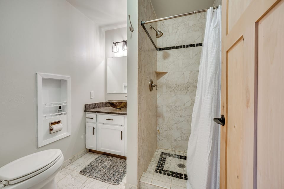 Full Bathroom