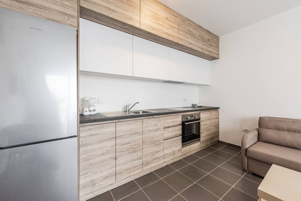 Fully-equipped kitchen