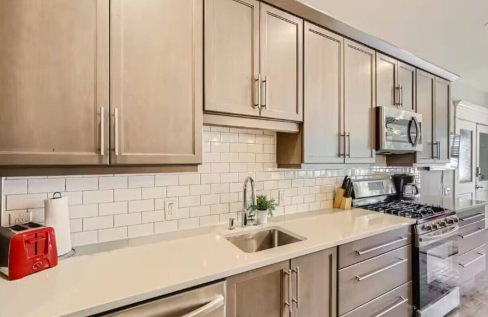 A happy kitchen for bites and treats