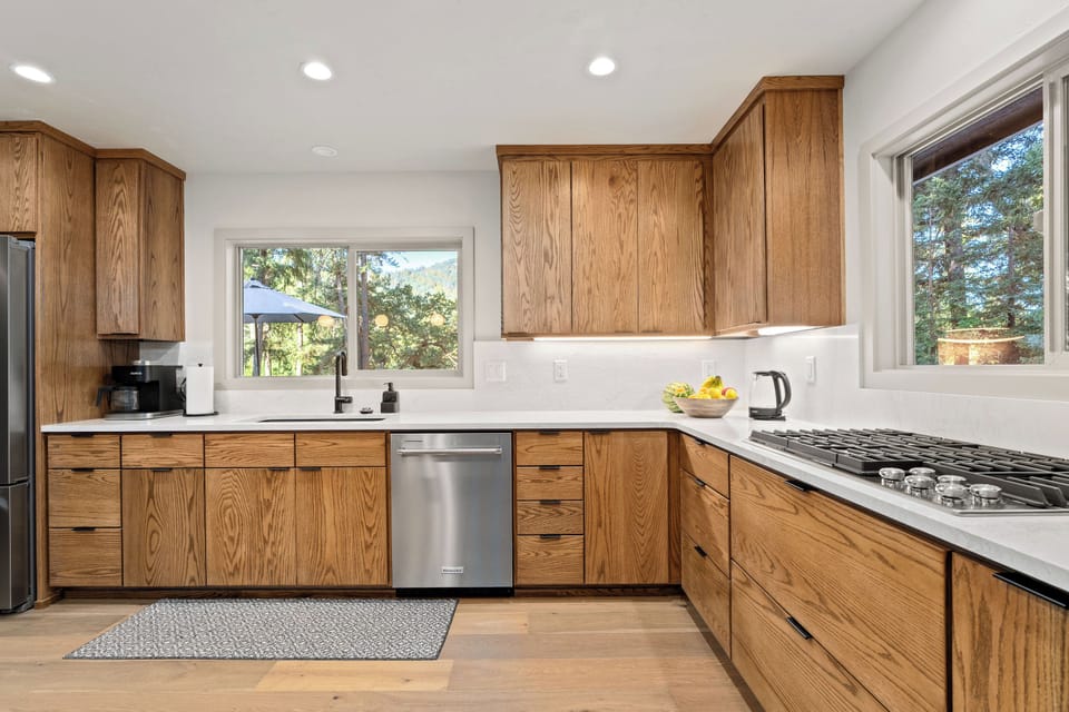 Utilize the large countertop space and full kitchen amenities