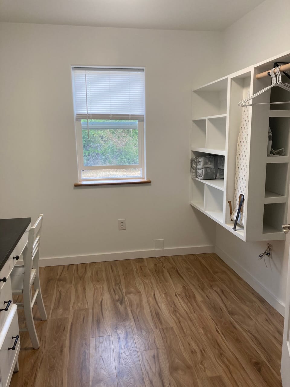 Walk in closet/office space
