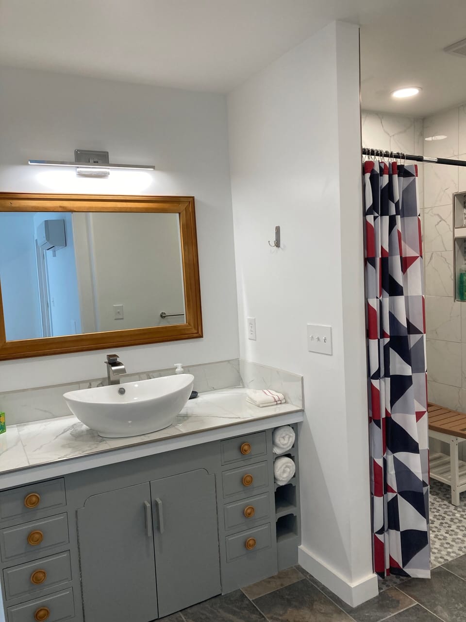 Spacious bathroom