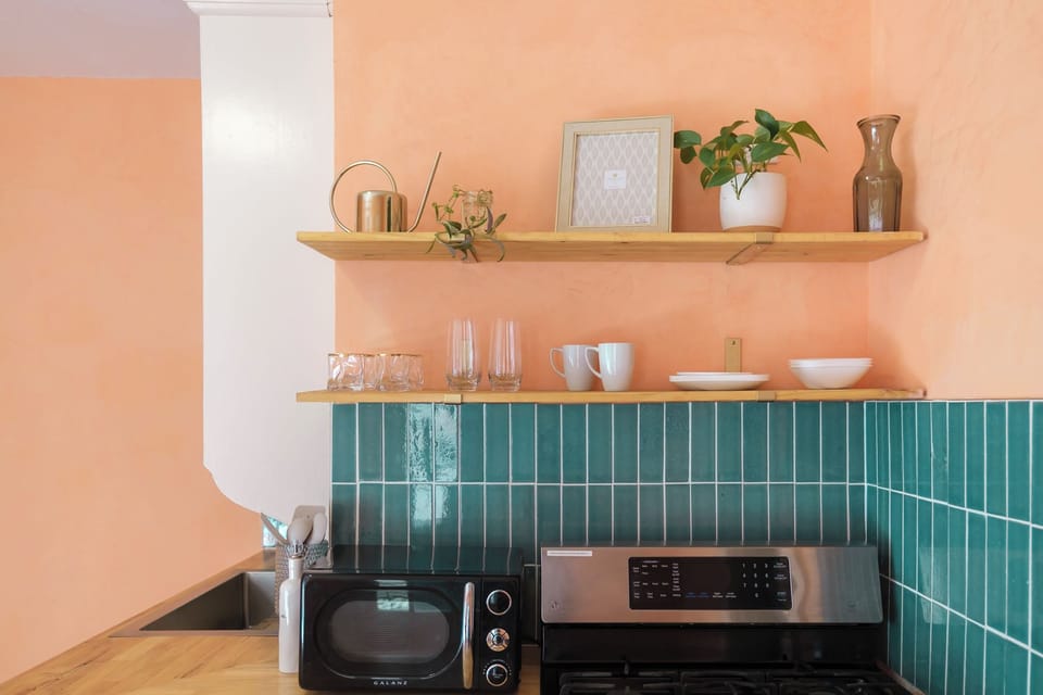From coffee to dinner—gas range, double oven & bold design (Side B)