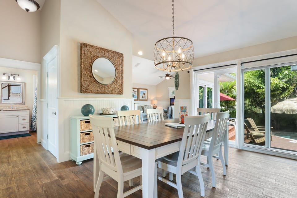 Rectangular dining table, sitting 6 around