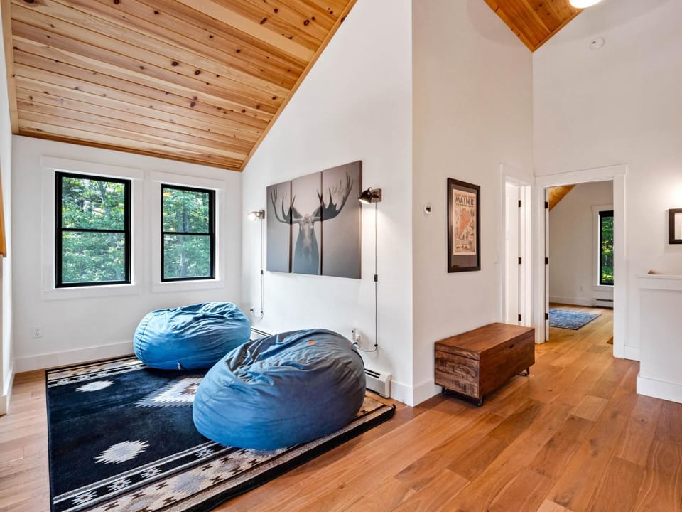 Black Bear Chalet – Hot Tub, Fire Pit, Mtn Views, Game Room (2209)