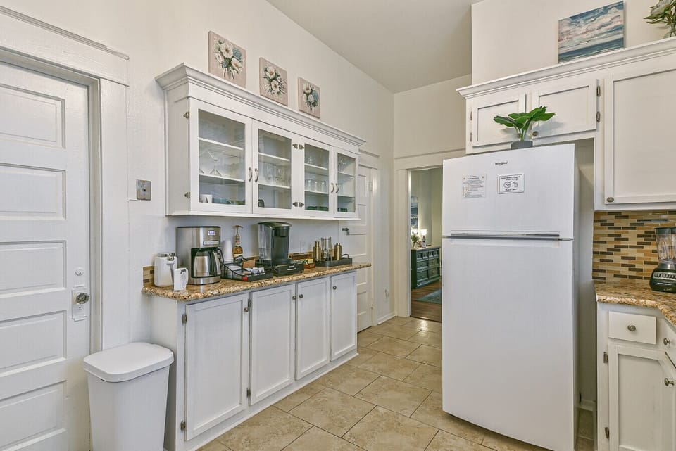 Belle Suite - Another angle of the kitchen