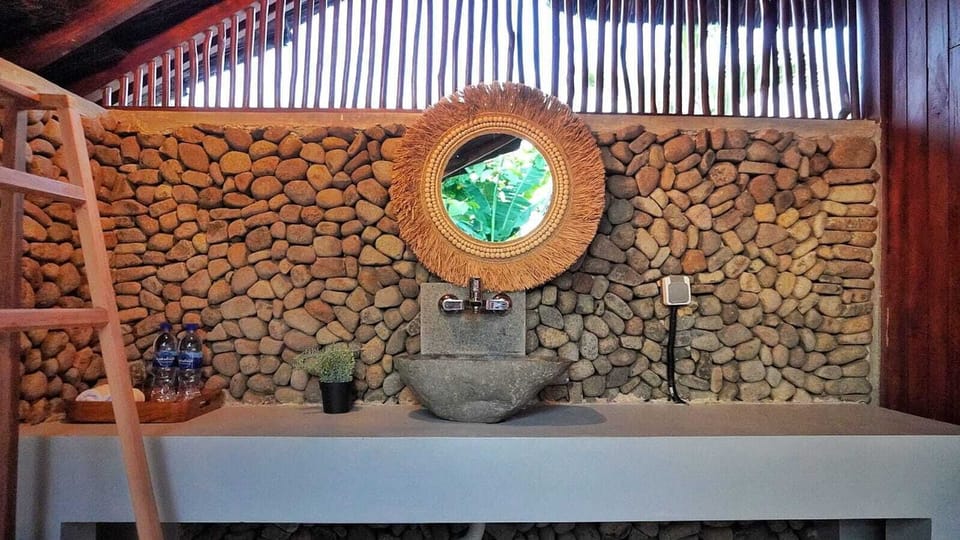 Basic Villa | Bathroom | Free toiletries, hair dryer, bidet, towels