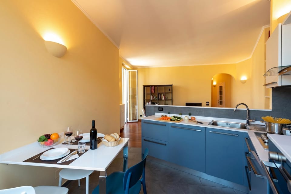 Family Apartment, Multiple Bedrooms (Lovely Apartment Via Nizza) | Private kitchen | Fridge, microwave, oven, stovetop