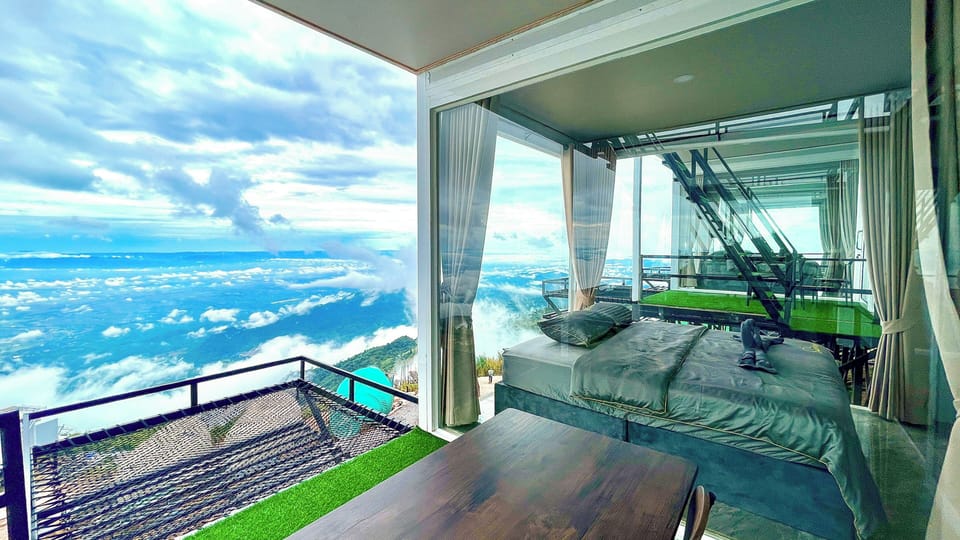Mirror House | Free WiFi, bed sheets