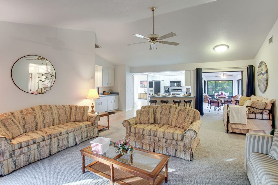 Interior | Open Floor Plan | Free WiFi